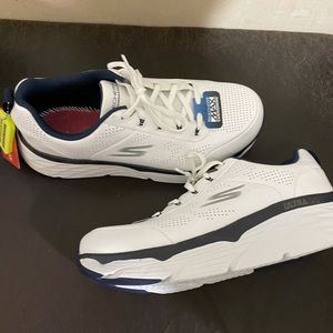 Skechers size 8.5 4e men’s brand new shoes